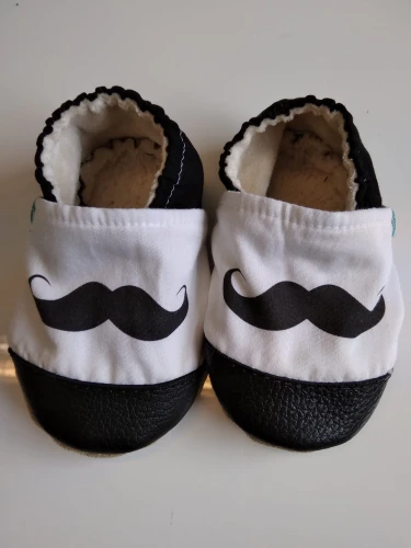 Rozmiar 17 - Kapcie dziecięce TITOT Wąsy SummerMustach 
