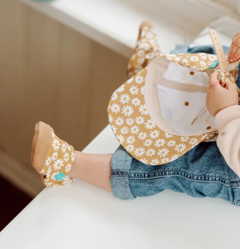 Kapcie Beige Daisy TITOT – Barefoot Friendly, Antypoślizgowe, Personalizowane