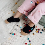 Kapcie sztruksowe Cuddly Black – klasyczna elegancja i komfort