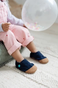 Kapcie Dziecięce Cuddly Navy – Granatowy Sztruks | barefoot