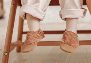 Kapcie Dziecięce Cuddly Toffee – Karmelowy Sztruks | do przedszkola