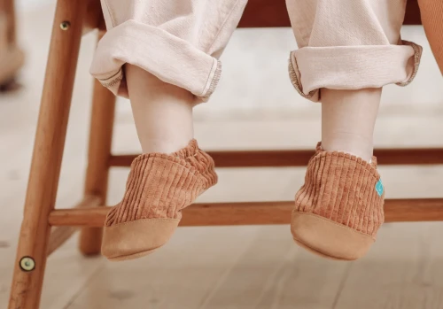Kapcie Dziecięce Cuddly Toffee – Karmelowy Sztruks | do przedszkola