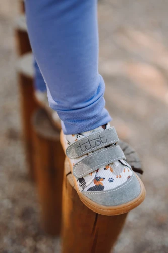 furry doggy barefoot 3.jpg